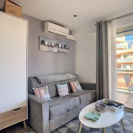 Juan Les Pins Centre - Neuf Avec Terrasse - 3 Mins Des Plages - Jazz Apartman *