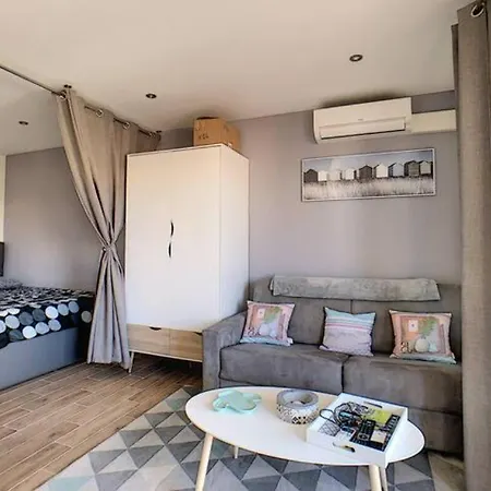 Juan Les Pins Centre - Neuf Avec Terrasse - 3 Mins Des Plages - Jazz Apartment